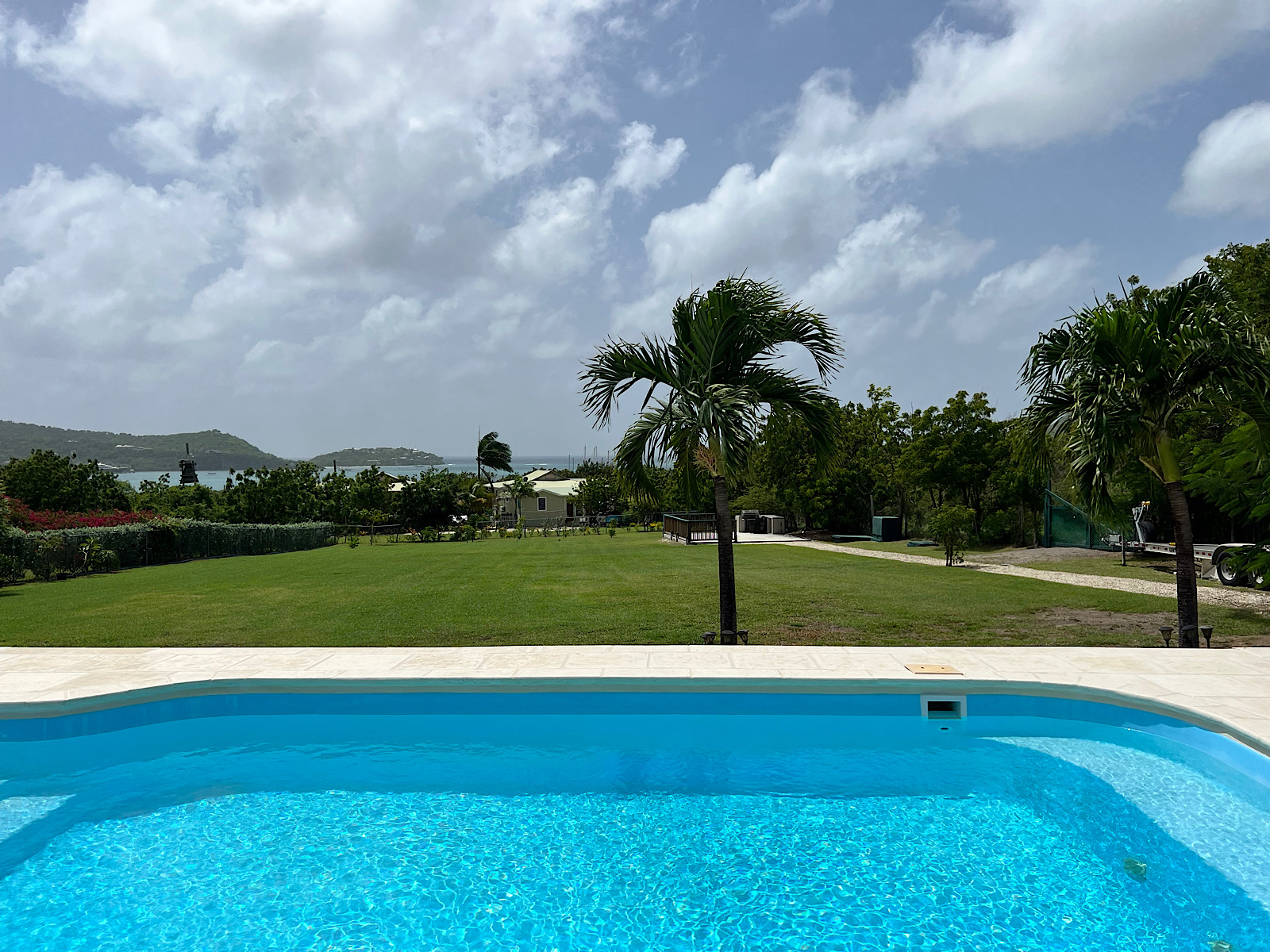 6D6A523A-32F6-49F1-AF30-1B089676C19F